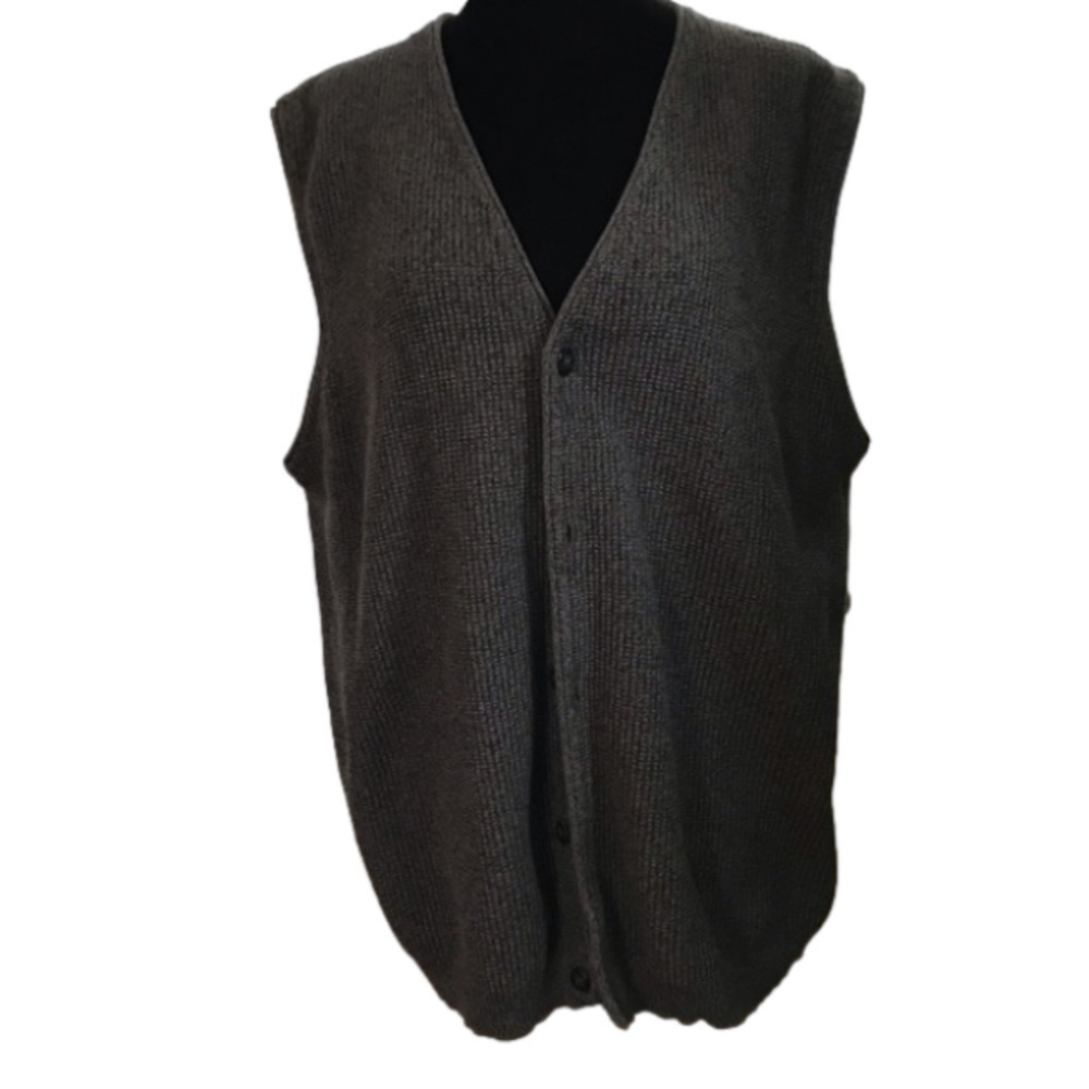 Eddie Bauer men’s knitted button down vest. Grey. Size Large, tall.